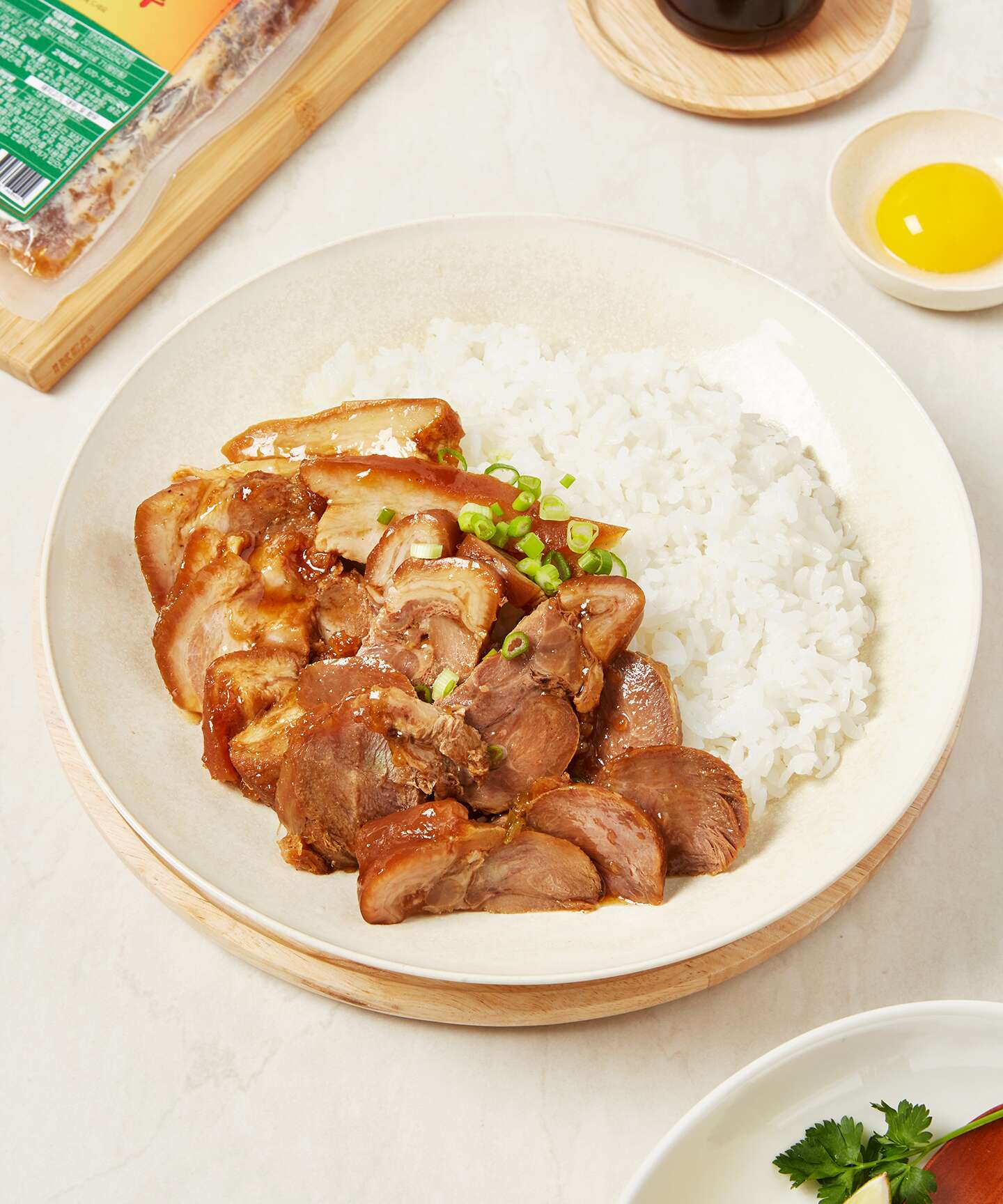 상품상세>[고메공방] 카오카무 족발덮밥 (250g) [고메공방] 카오카무 족발덮밥 (250g)